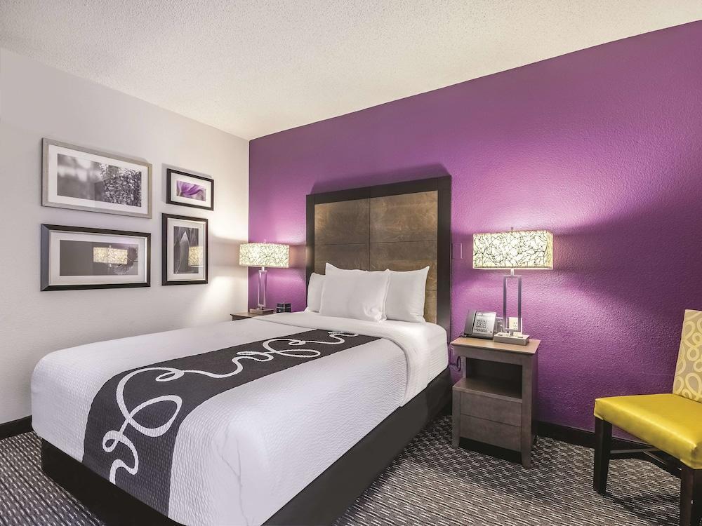 La Quinta By Wyndham Hartford Bradley Airport Hotel Уиндзор Локс Екстериор снимка