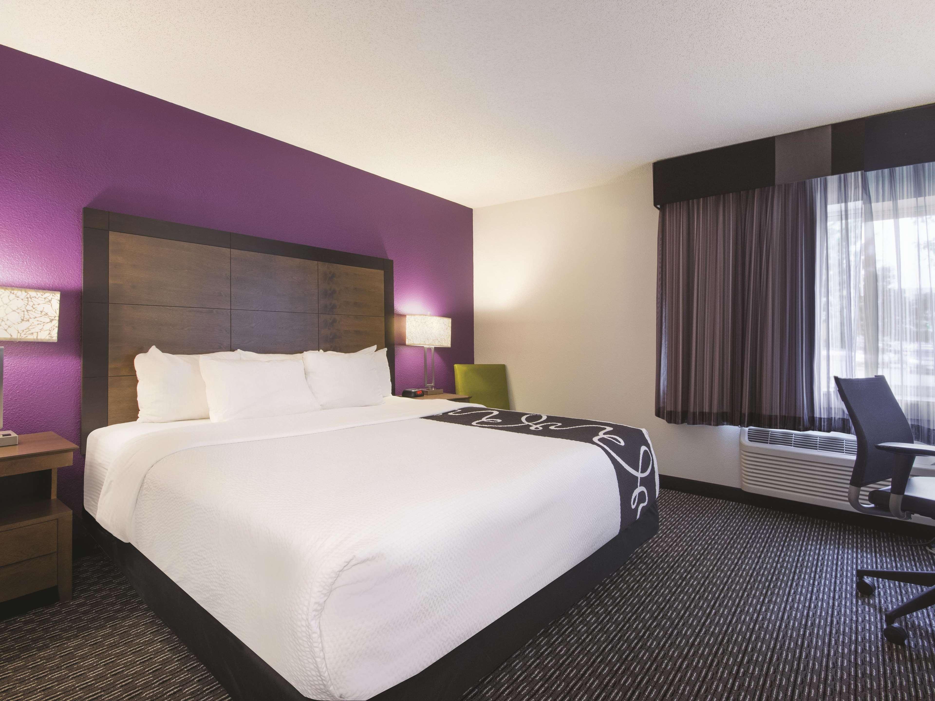 La Quinta By Wyndham Hartford Bradley Airport Hotel Уиндзор Локс Екстериор снимка