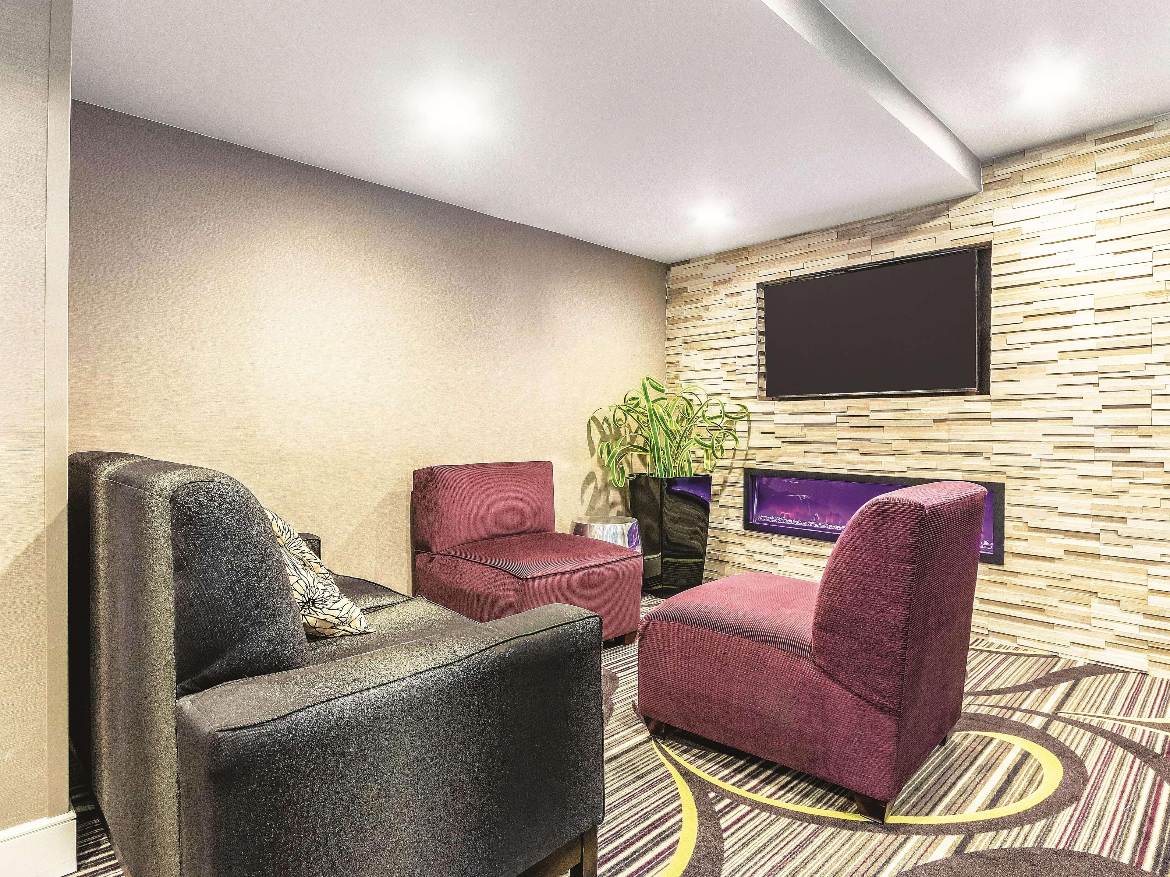 La Quinta By Wyndham Hartford Bradley Airport Hotel Уиндзор Локс Екстериор снимка