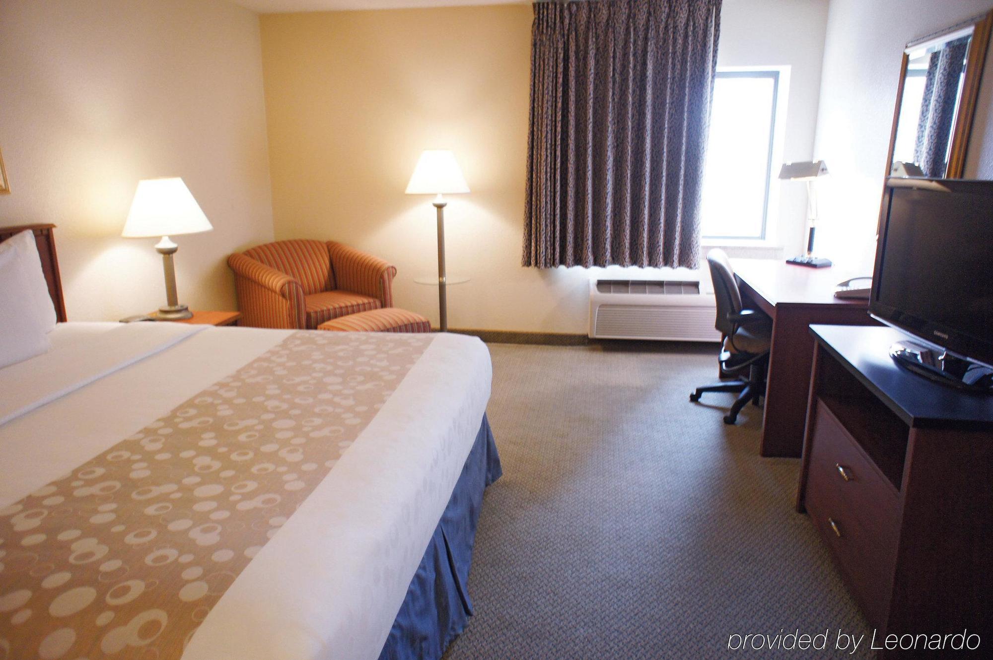 La Quinta By Wyndham Hartford Bradley Airport Hotel Уиндзор Локс Екстериор снимка