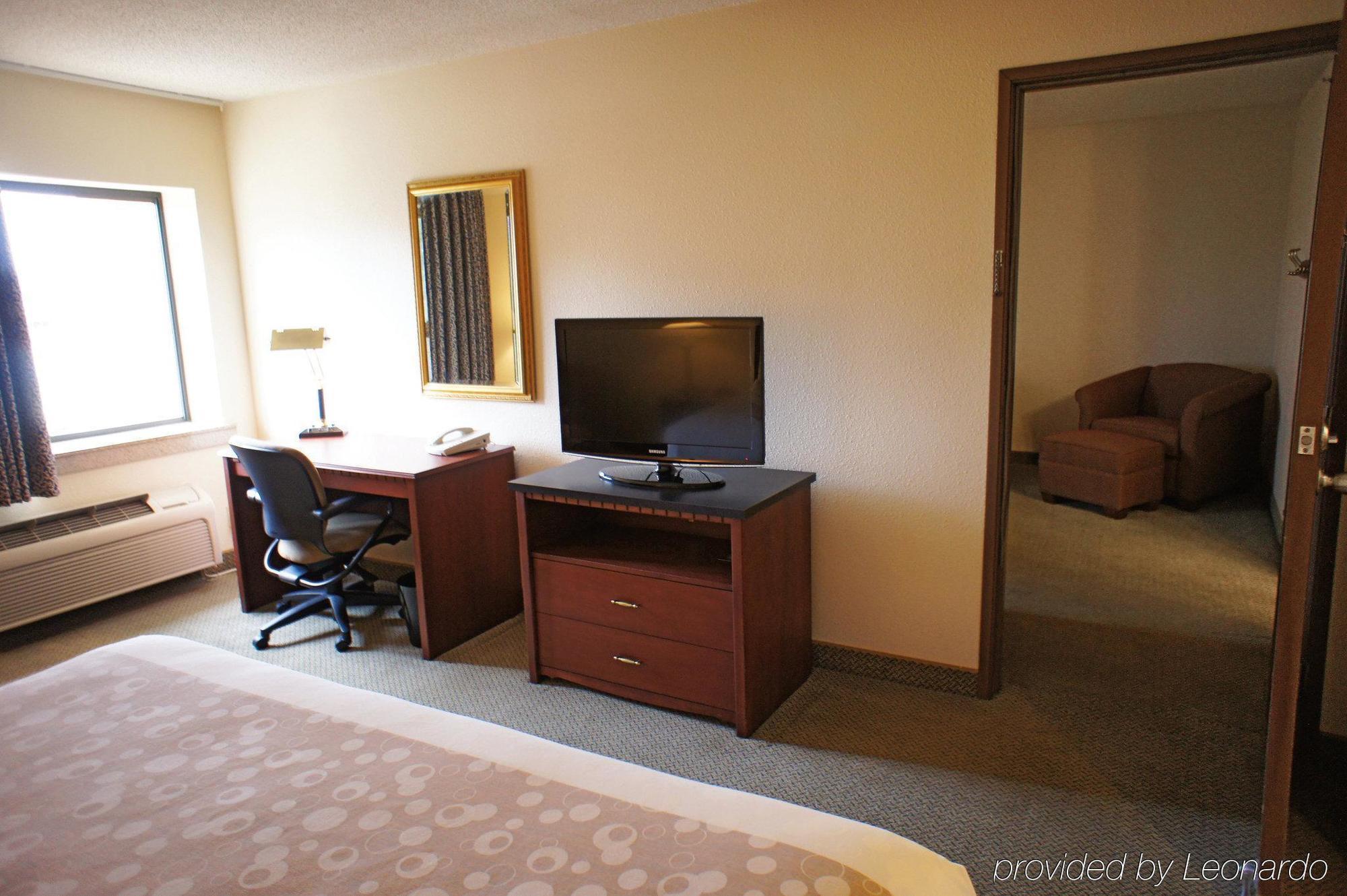 La Quinta By Wyndham Hartford Bradley Airport Hotel Уиндзор Локс Екстериор снимка