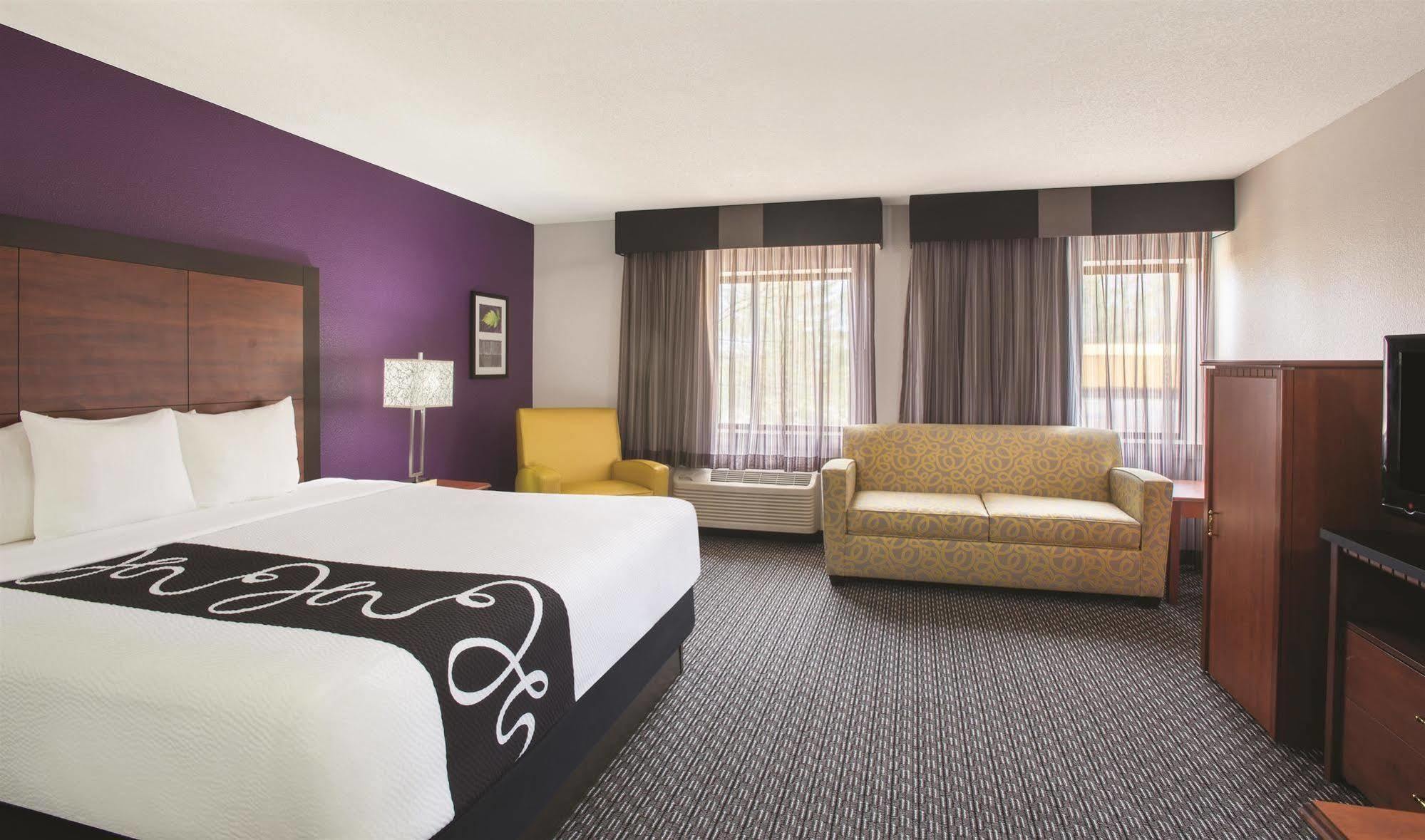 La Quinta By Wyndham Hartford Bradley Airport Hotel Уиндзор Локс Екстериор снимка