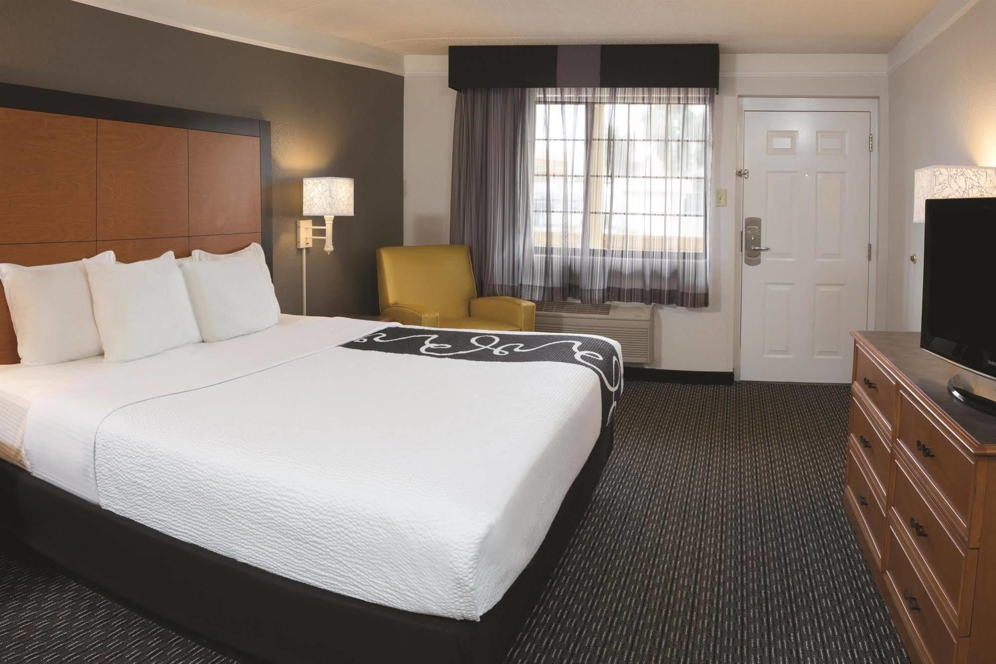 La Quinta By Wyndham Hartford Bradley Airport Hotel Уиндзор Локс Екстериор снимка