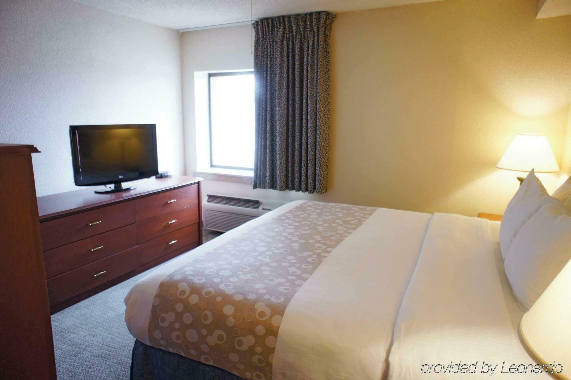 La Quinta By Wyndham Hartford Bradley Airport Hotel Уиндзор Локс Екстериор снимка